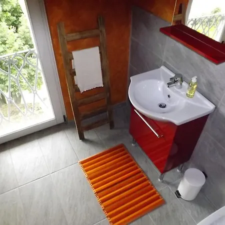 Guest House Cascina Belsito Bed & Breakfast 3*